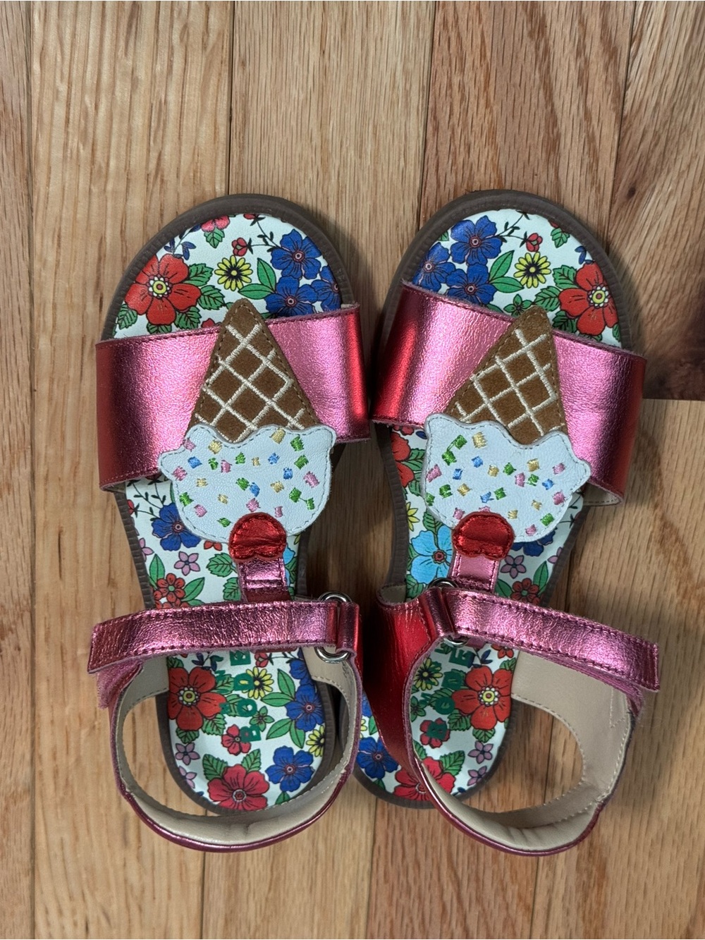 Mini Boden Metallic Pink Ice Cream Appliqué Sandals